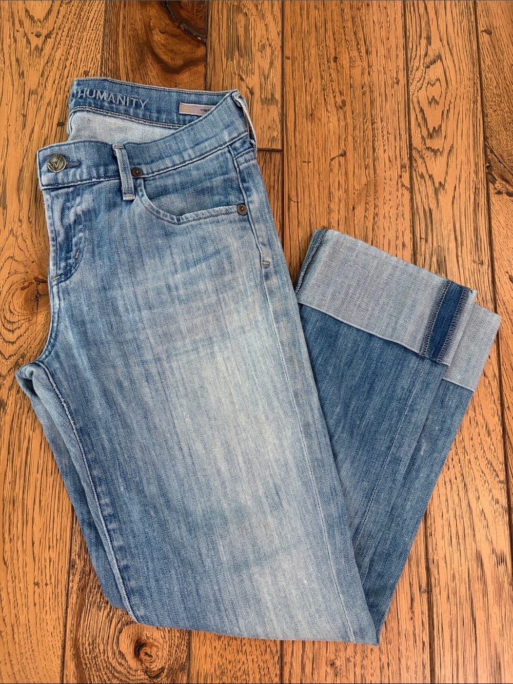 Citizens Of Humanity vintage Faded Light Blue Straight-Leg Jeans, cropped